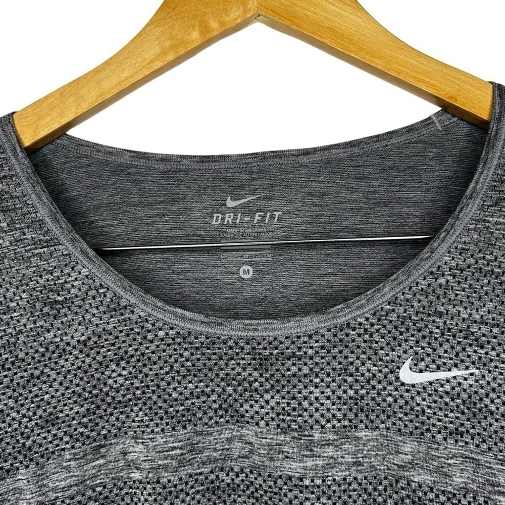 NIKE Women’s Gray DRI-FIT Knit Mesh Running Long Sleeve Active Top Size Medium - Picture 6 of 14
